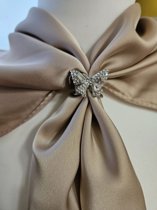 Brosa inel pentru esarfa, fluture auriu cu pietricele albe [4]