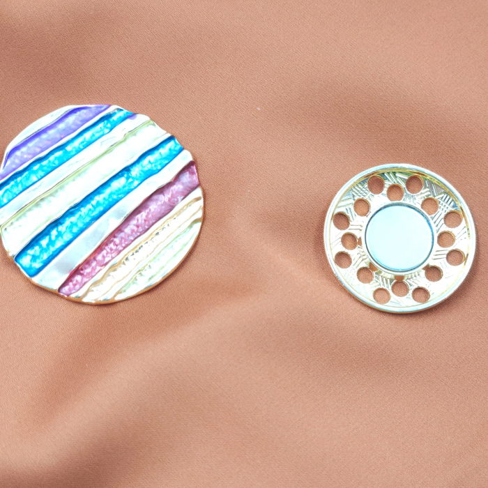 Brosa magnetica aurie, model geometric rotund cu elemente emailate multicolore [5]