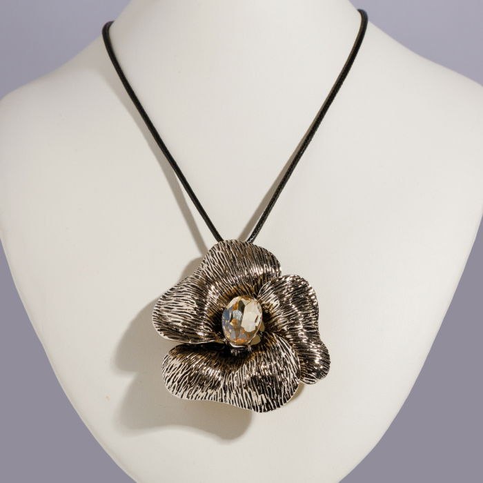 Brosa pandant metalica argintie, floare cu piatra fatetata galbuie [2]