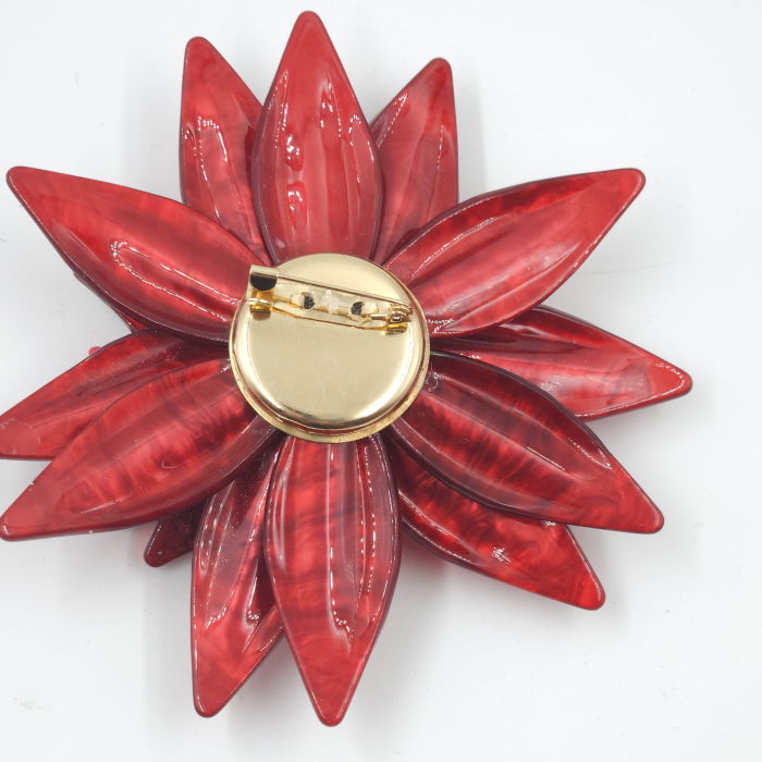 Brosa statement florala din rasina rosie si stamine rosii [2]