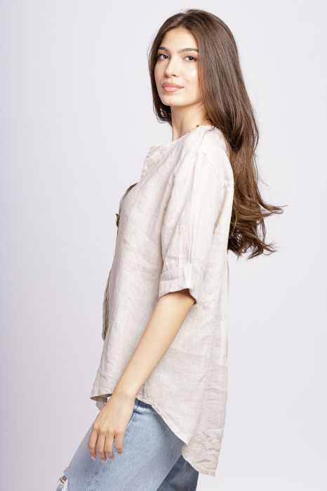 Camasa bej din in cu nasture metalic decorativ [2]