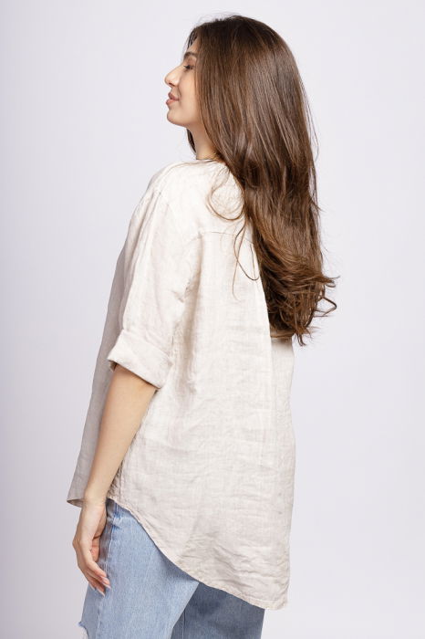 Camasa bej din in cu nasture metalic decorativ [3]