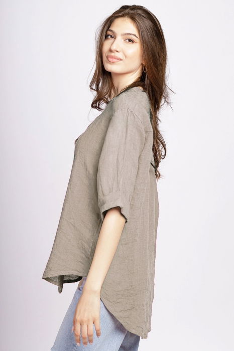 Camasa bej inchis din in cu nasture metalic decorativ [2]