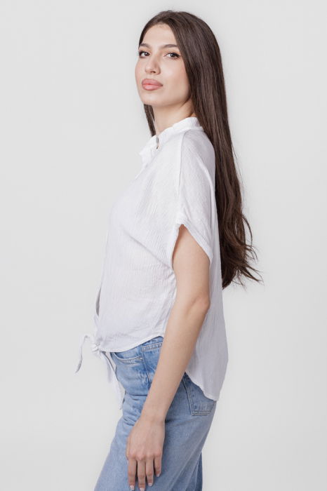 Camasa alba din vascoza creponata, cu guler tunica si nod in fata [2]