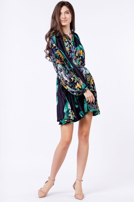 Rochie plisata A-line din satin, cu maneci ample si imprimeu jungle pe fond negru [6]