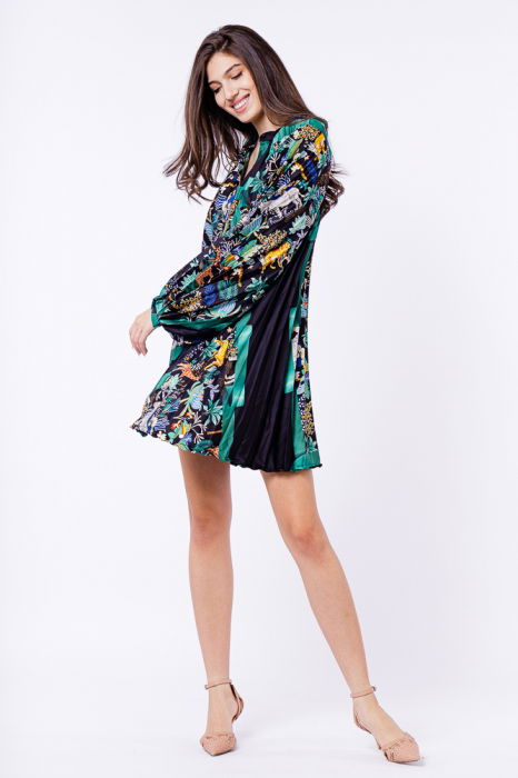 Rochie plisata A-line din satin, cu maneci ample si imprimeu jungle pe fond negru [5]