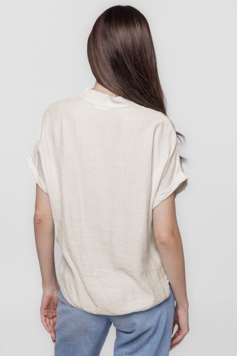 Camasa bej din vascoza creponata, cu guler tunica si nod in fata [3]