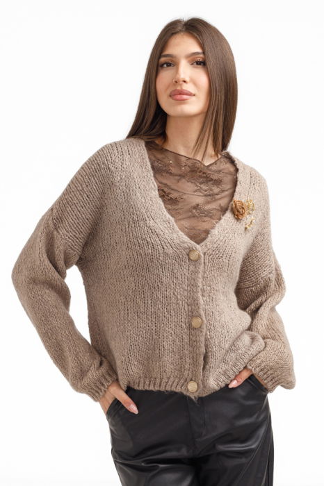 Cardigan dama cu lana si mohair, cu brose decorative ,   pulover casual chic bej inchis
