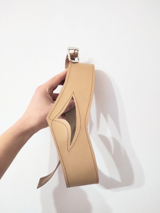 Centura bej asimetrică din piele naturală [2]