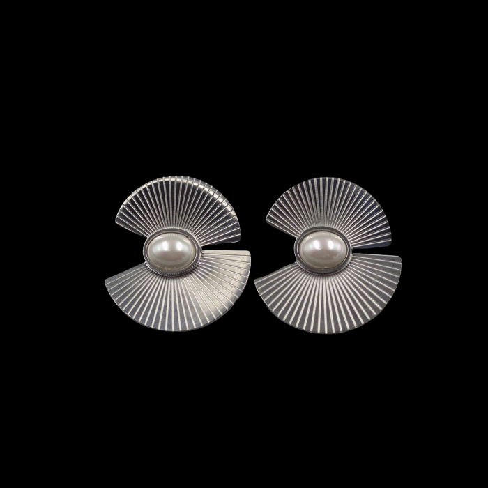 Cercei argintii statement, din otel inoxidabil, evantai cu perlă [3]