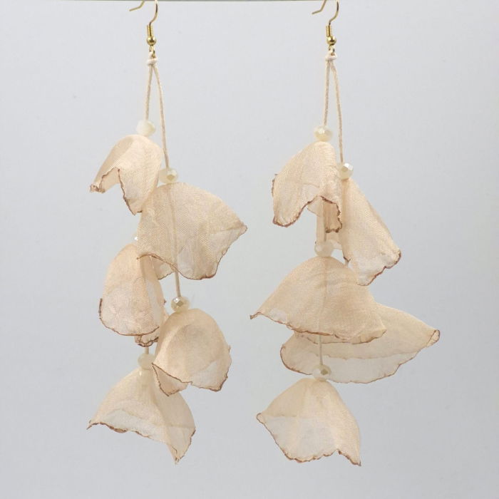 Cercei lungi boemi cu maci stilizati bej diafan [2]