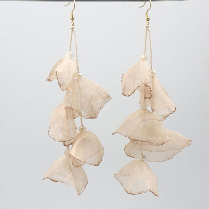 Cercei lungi boemi cu maci stilizati bej diafan [3]