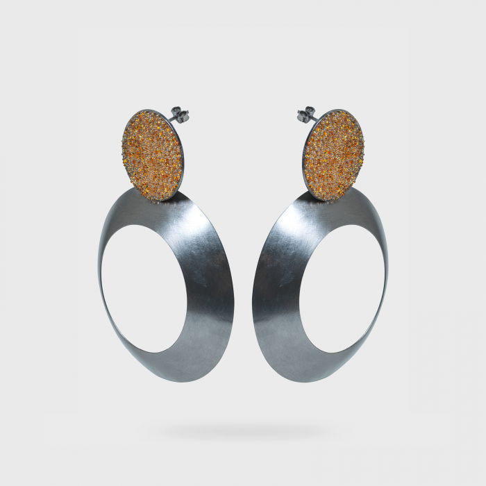 Cercei lungi cu forme circulare armonioase si cristale, din alama placata cu gun metal [3]