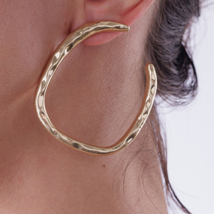 Cercei metalici aurii cu forma rotunda neregulata [4]