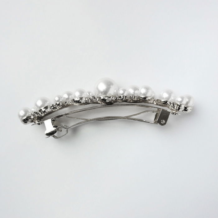 Clama medie metalica argintie cu perle sintetice albe de diferite marimi [2]