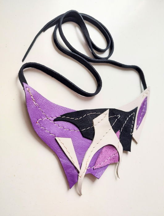 Colier asimetric din piele naturala,nuante alb si mov [2]