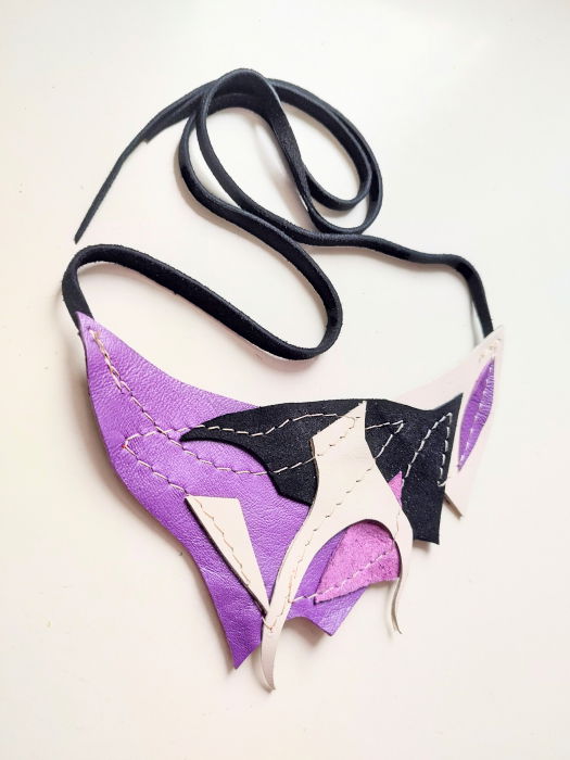 Colier asimetric din piele naturala,nuante alb si mov [1]