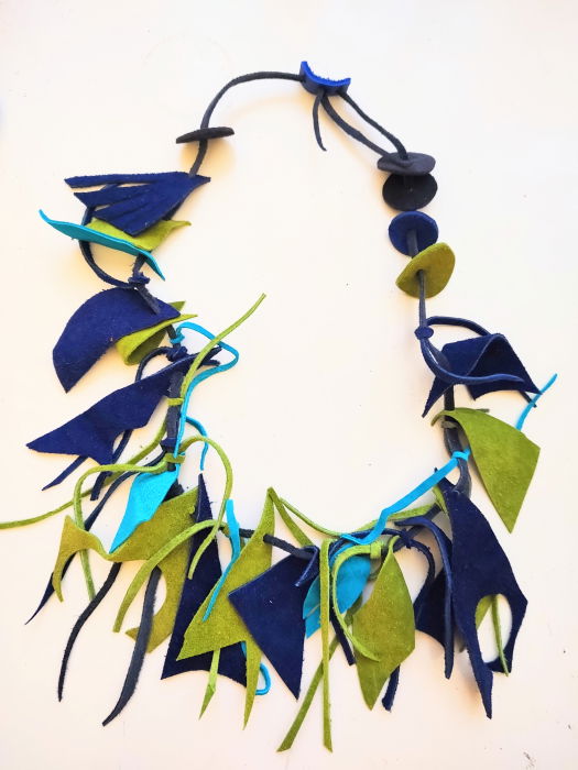 Colier in trei nuante  ,din piele naturala,asimetric [1]