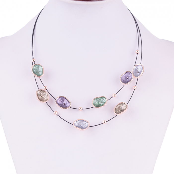 Colier cu doua fire metalice inegale si elemente ovale aurii cu mov si verde [2]