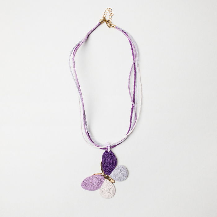 Colier cu multe siruri si fluture pandant, in nuante de mov [2]