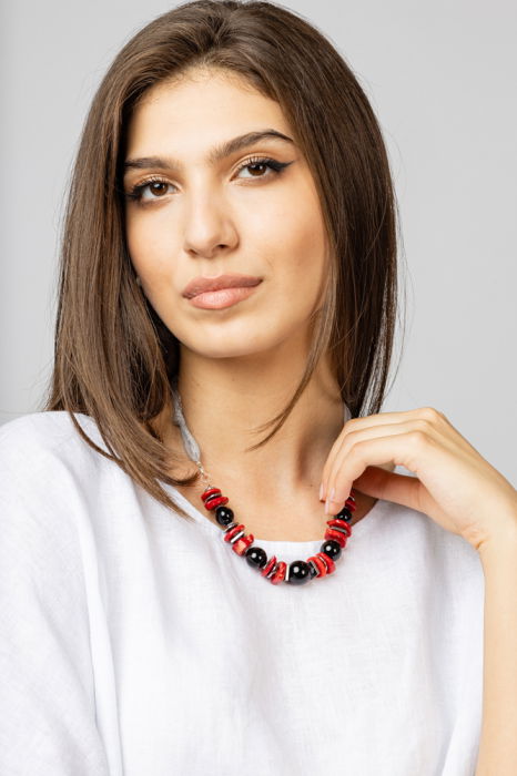 Colier din onix cu placute de hematit argintiu si coral inserate [2]