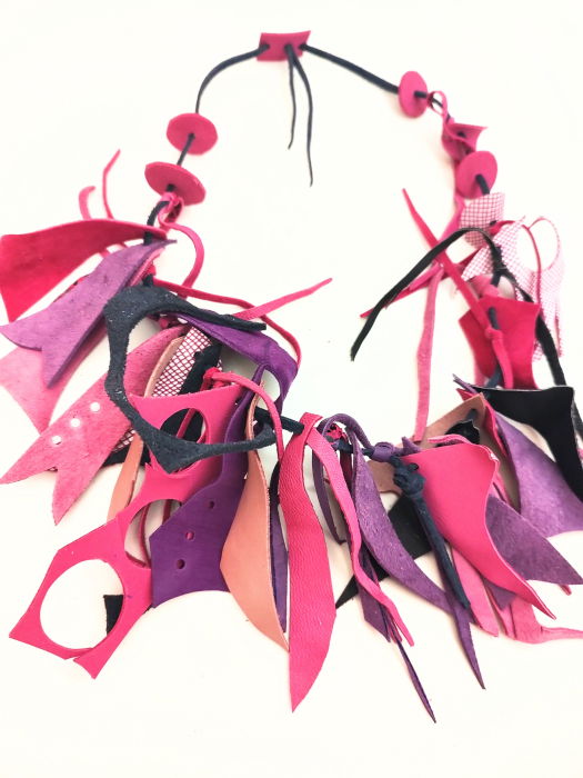 Colier din piele naturală, asimetric, magenta, unicat [3]