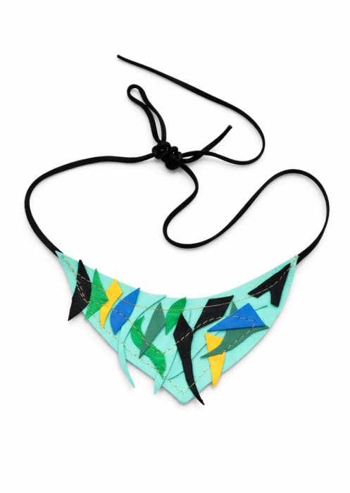 Colier din piele naturala turcoaz ,cu aplicatii multicolore