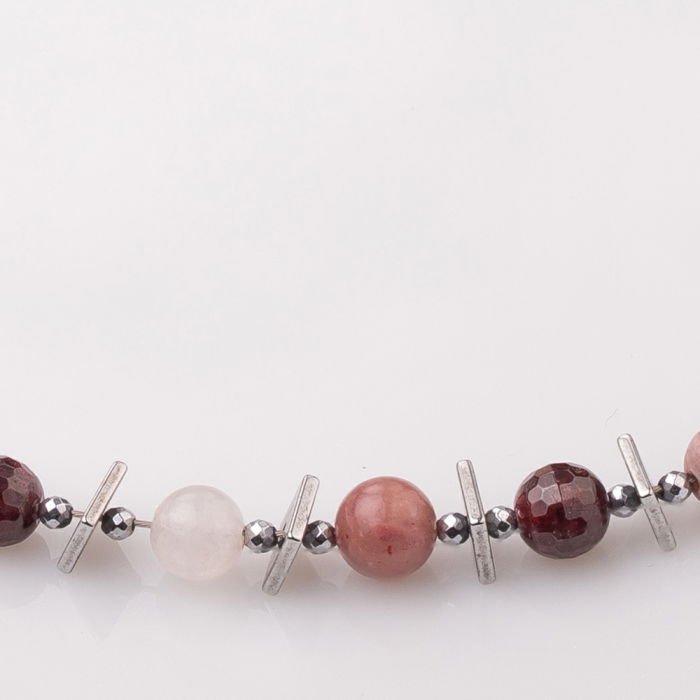 Colier la baza gatului din hematit cu granate si alte pietre [2]