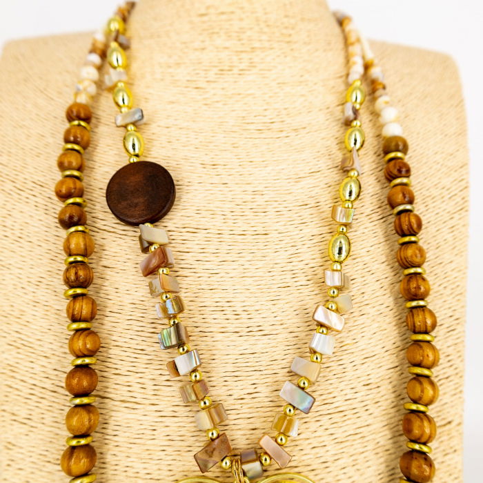 Colier lung statement bej cu inima aurie cu lemn si sidef - stil italian [4]