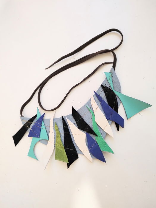 Colier multicolor asimetric ,realizat din piele naturală [2]