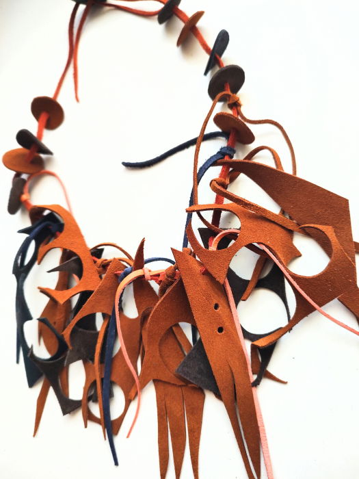 Colier Camel din piele naturală, asimetric, unicat [2]