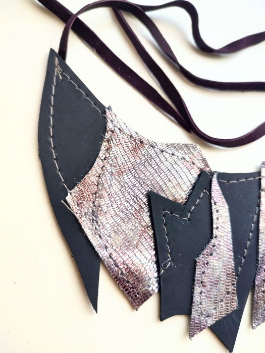 Colier din piele naturală ,unicat,festiv [2]