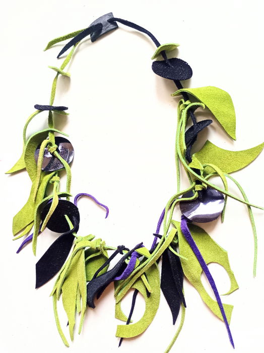 Colier unicat din piele naturala ,nuante olive si negru de efect [2]