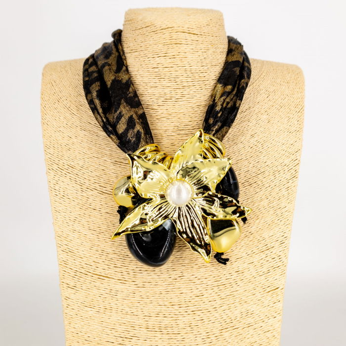 Colier statement negru cu floare aurie și perlă – stil italian [2]