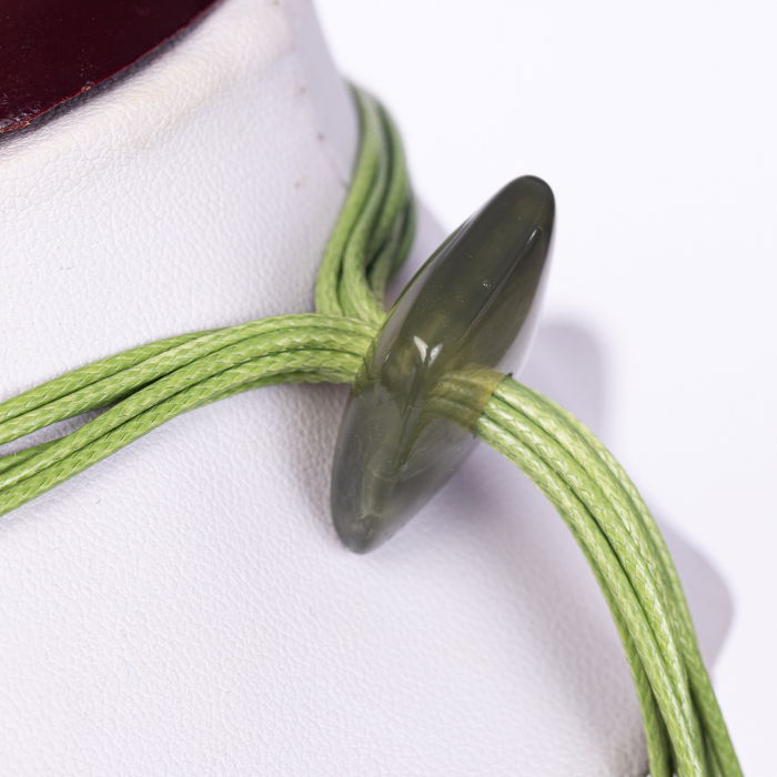 Colier reglabil cu elemente lungi si inegale din lemn fucsia [3]