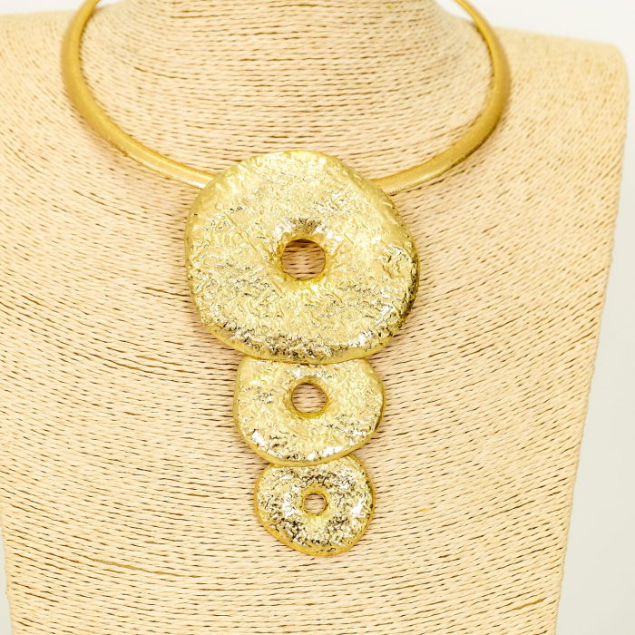 Colier rigid cu 3 cercuri din metal auriu cu aspect de lovitura de ciocan [4]