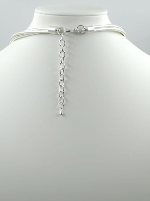 Colier semirigid cu bila metalica argintie antichizata [4]