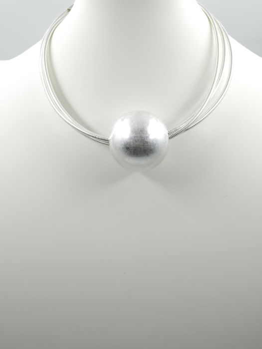 Colier semirigid cu bila metalica argintie antichizata [3]