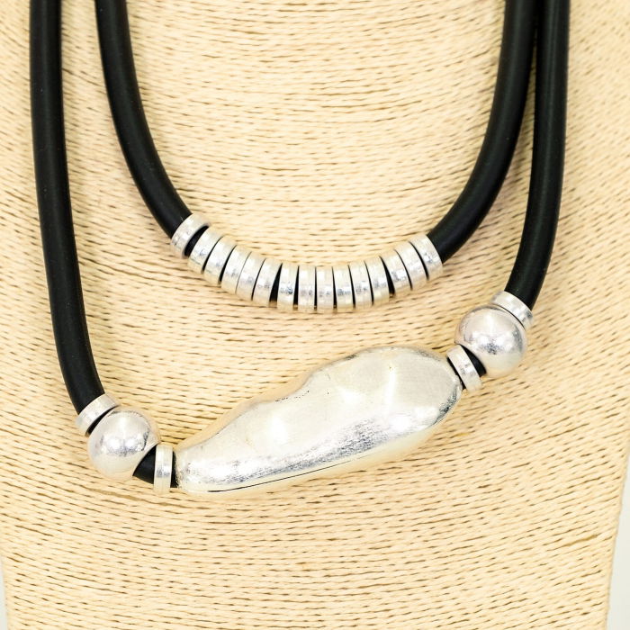 Colier silicon cu 2 siruri si elemente diferite forme din metal argintiu [5]