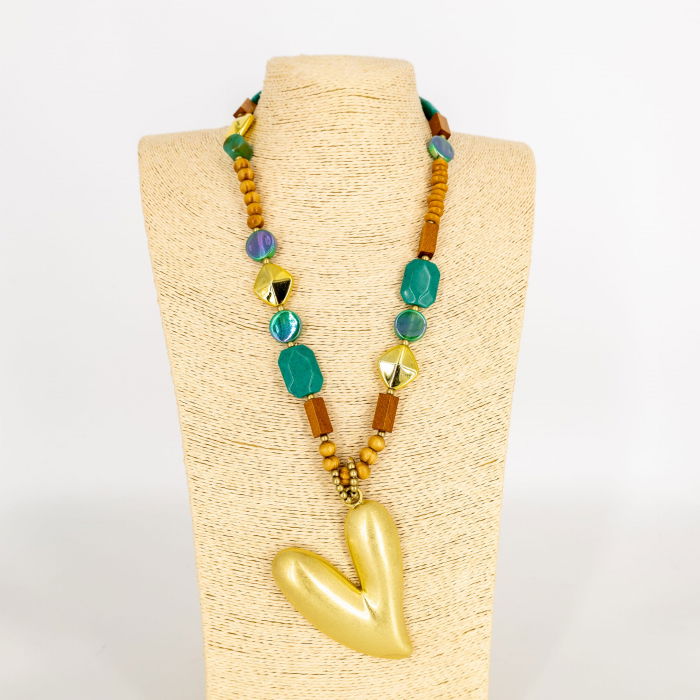 Colier statement cu pandantiv inima aurie si elemente decorative – design artistic [2]
