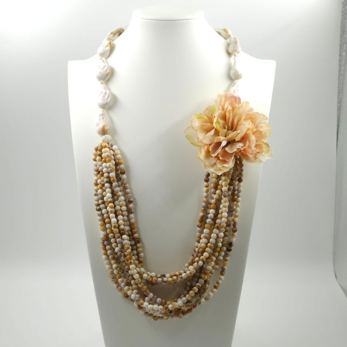 Colier statement cu floare 3D si siraguri de margele – design romantic [4]