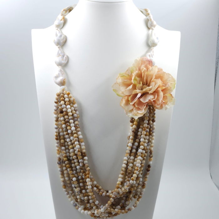 Colier statement cu floare 3D si siraguri de margele – design romantic [1]