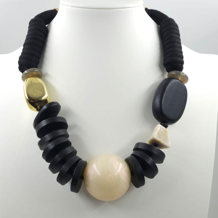 Colier statement geometric cu element central supradimensionat – design modern [5]