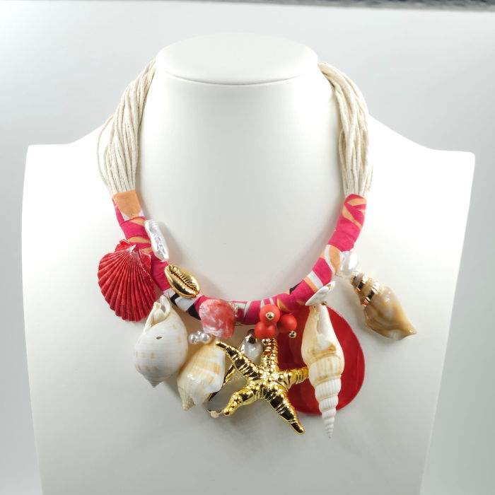 Colier statement marin rosu corai, cu scoici naturale si stea de mare aurie – design resort [5]
