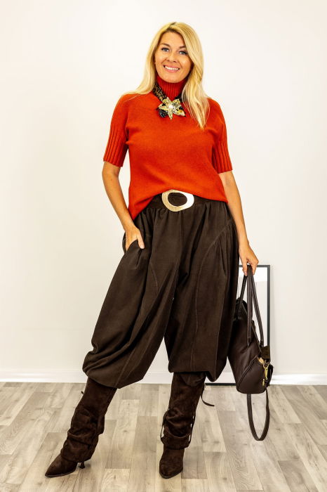 Colier statement negru cu floare aurie și perlă – stil italian [3]