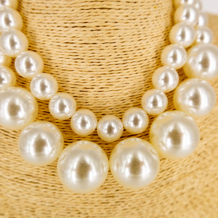 Colier scurt dublu cu perle mari – elegant și statement [2]