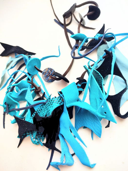 Colier turcoaz din piele naturală, asimetric, unicat [2]