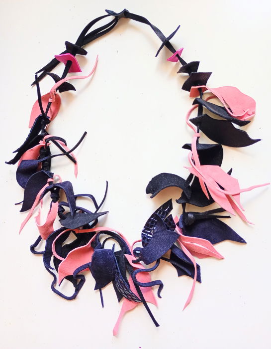 Colier unicat multicolor din piele naturala,nuante negru ,somon [2]