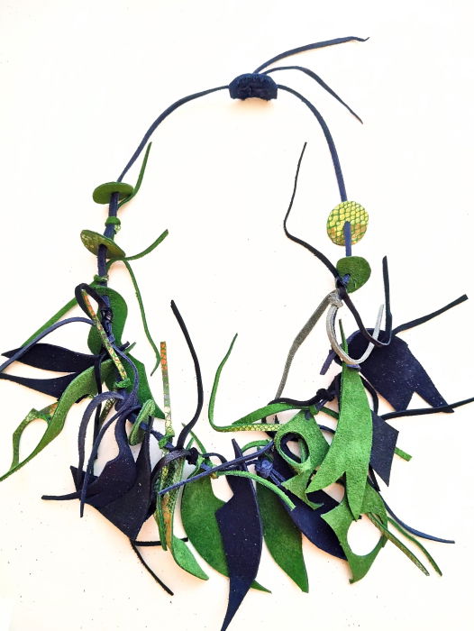 Colier handmade verde croco si bleumarin din piele naturala, asimetric, unicat [2]