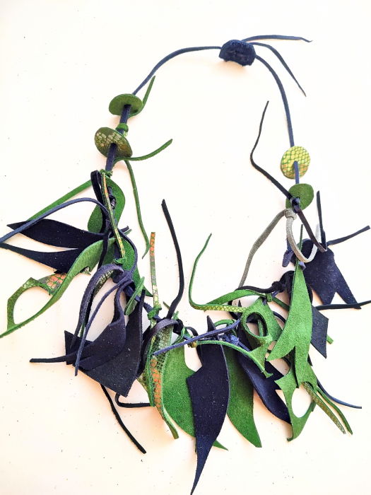 Colier handmade verde croco si bleumarin din piele naturala, asimetric, unicat [3]